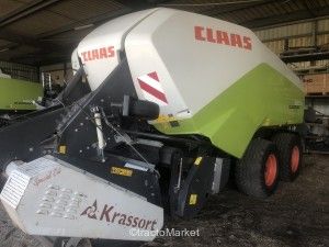 QUADRANT 3200 FINE CUT TANDEM Tracteur agricole