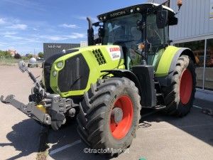 ARION 630 CIS T4I Presse à balles rondes