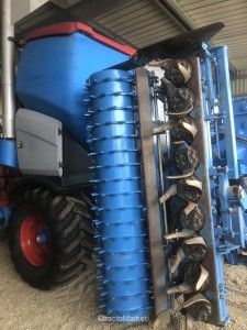 SEMOIR 25/450 KA Tracteur agricole
