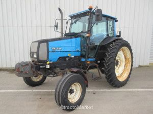 TRACTEUR VALTRA 800 Roues