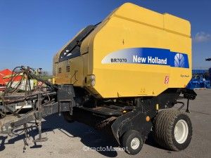 PRESSE N-H BR 7070 Tracteur agricole