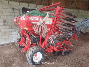SEMOIR GASPARDO PINTA 450 Tracteur agricole