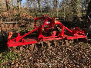 HERSE ROTATIVE LION 301 Broyeur à axe horizontal