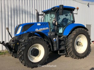 T7 230 Combine harvester