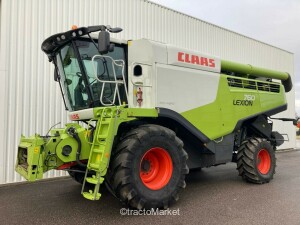 LEXION 760 MONTANA T4 Faucheuse conditionneuse