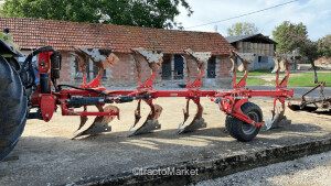 CHARRUE UNICO4+0 D105 Combine harvester