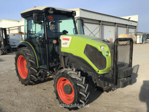 NEXOS 220 F 4RM CABINE ST3 Tracteur agricole
