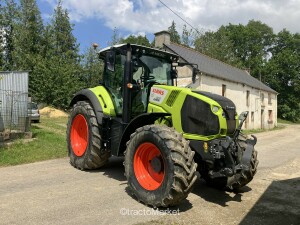 AXION 800 SUR MESURE Moissonneuse batteuse