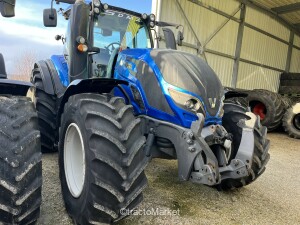 TRACTEUR VALTRA T154 Accueil